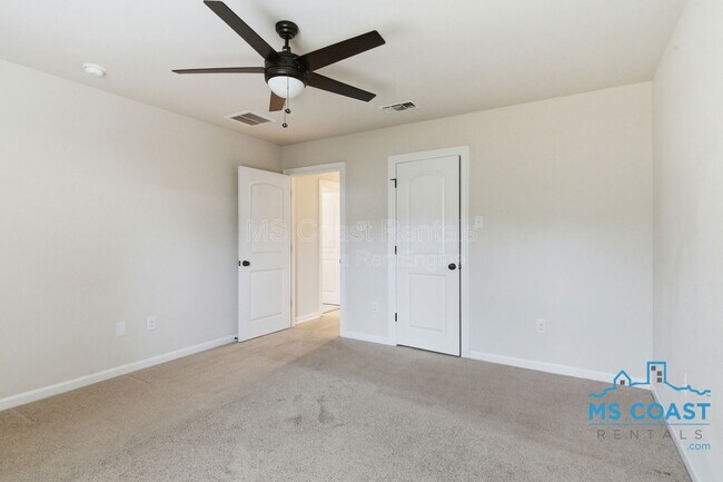 Building Photo - 14320 Southern Maple Ave