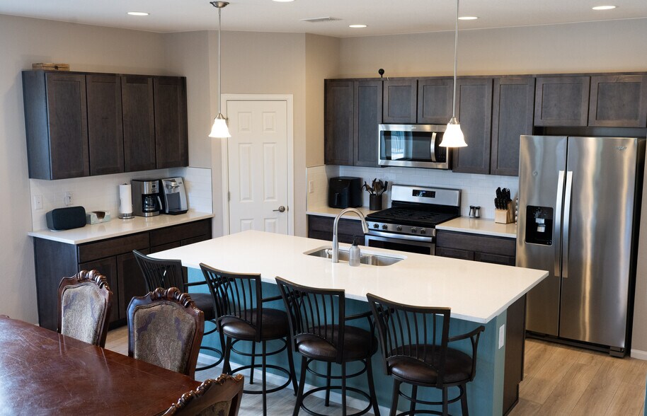 Building Photo - 16181 Bolling Dr