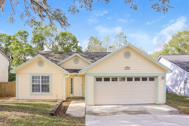 Building Photo - 12755 Serenade Cir N