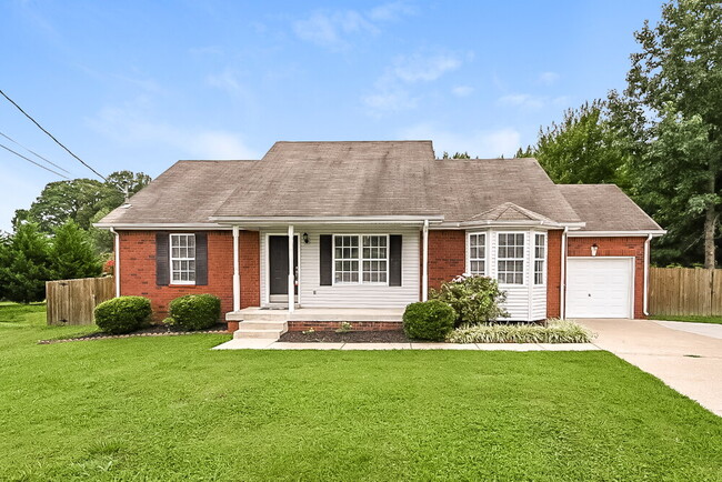 Building Photo - 715 Whispering Breeze