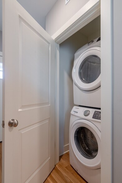 Building Photo - 625 3rd St NW