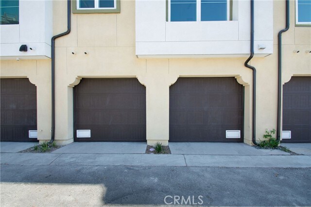 Building Photo - 1523 Doheny Way