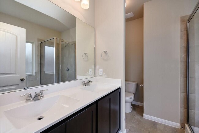 Building Photo - 621 Carly Ann Ln