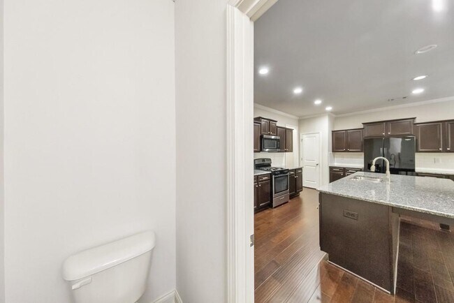 Building Photo - 342 Braemore Mill Dr
