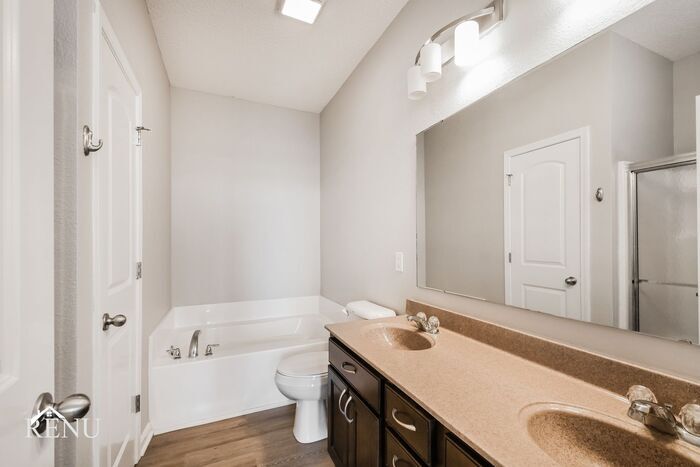 Building Photo - 4258 Amesbury Pl