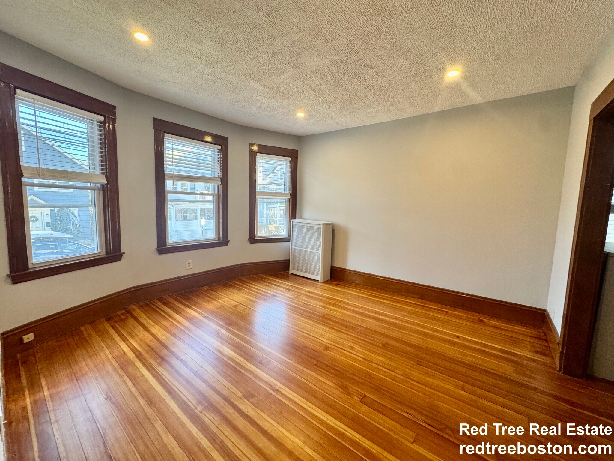 Building Photo - 69 Turner St