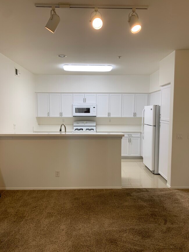 Building Photo - 12364 Carmel Country Rd