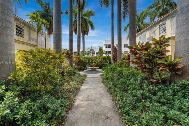 Building Photo - 439 15th St