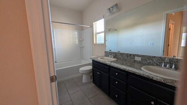 Building Photo - 2306 Malaspina Dr