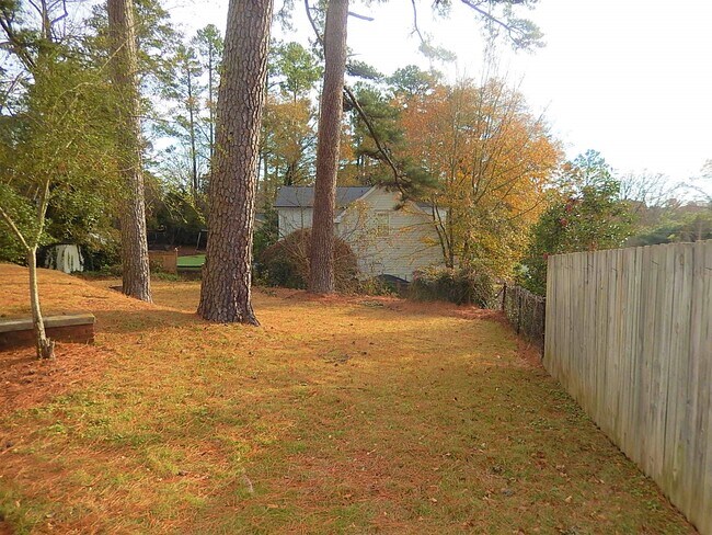 Building Photo - 106 Byron Pl