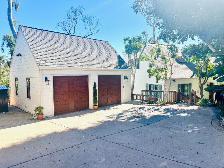 Building Photo - 1565 Eolus Ave