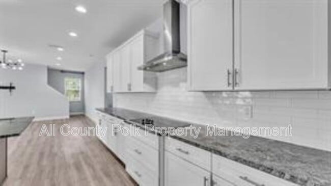 Building Photo - 1095 Woodland Oaks Dr