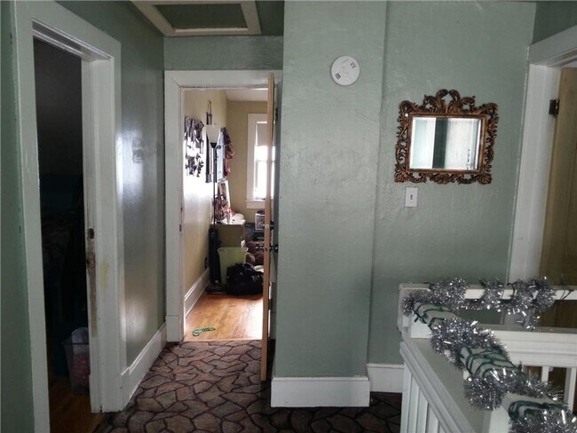 Building Photo - Huge 5 Bedroom Como House for Sept 2026!