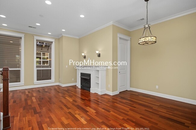 Building Photo - Beautiful Two Bedroom Townhouse In Humboldt - End Unit!