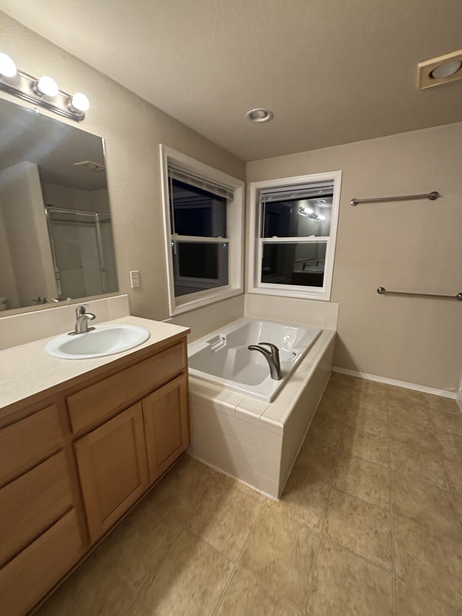 Building Photo - 5119 NE 90th St