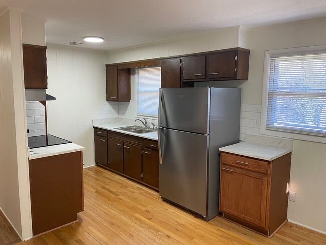 Building Photo - 3 Bedroom 2 Bathroom Home in Kingsport, TN