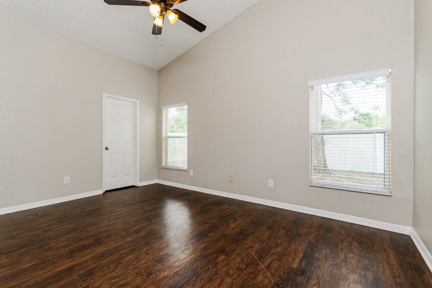 Building Photo - 1207 Whitewood Way