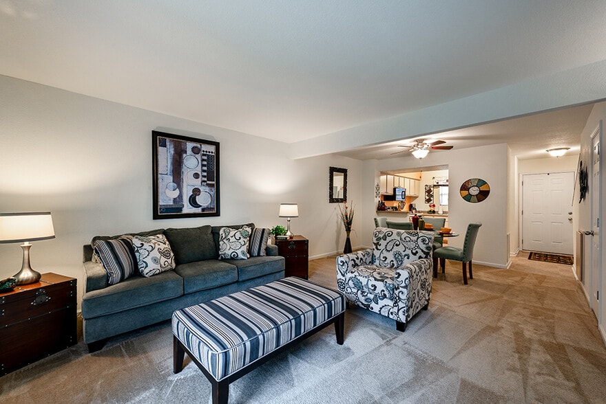 Building Photo - Bridge Pointe Apartments and Townhomes