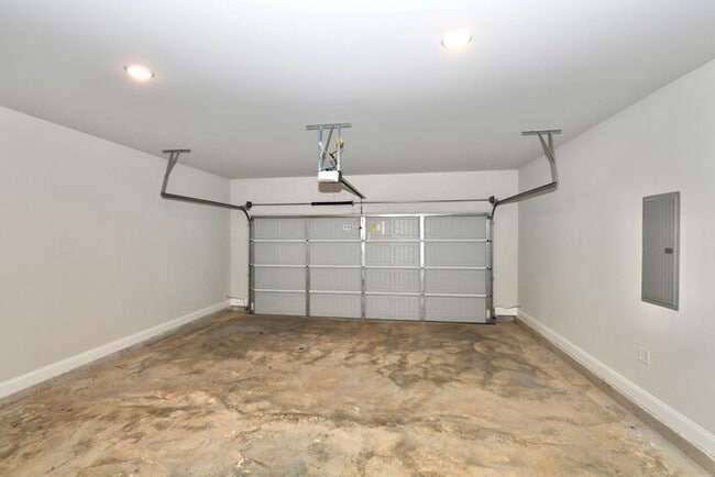 Building Photo - 229 Hellen Vly Dr