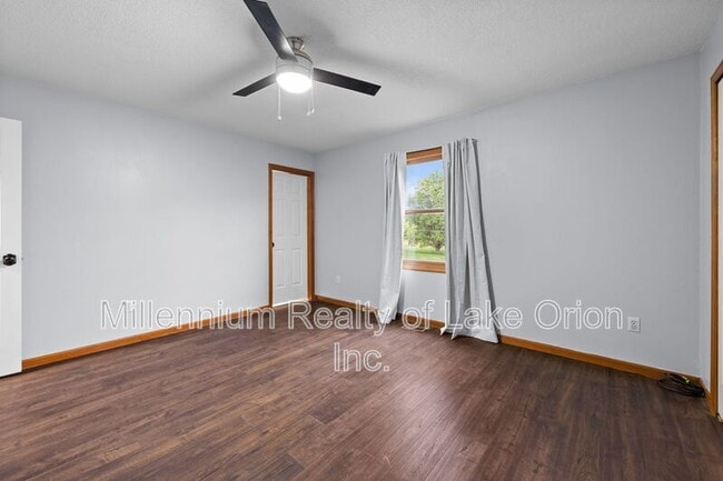 Building Photo - 303 S Saginaw St