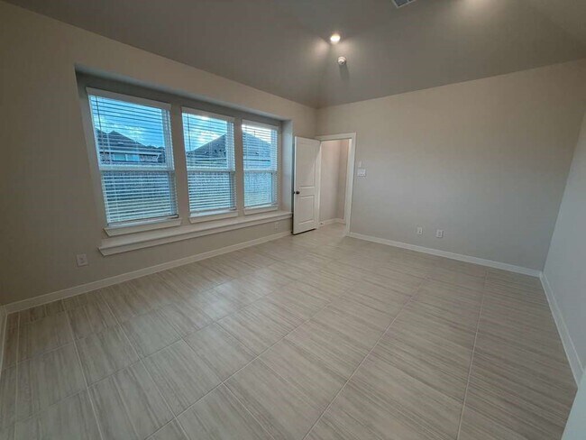 Building Photo - 11239 Peacock Flower St