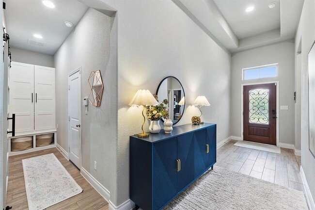 Building Photo - 104 Indian Paintbrush Trl
