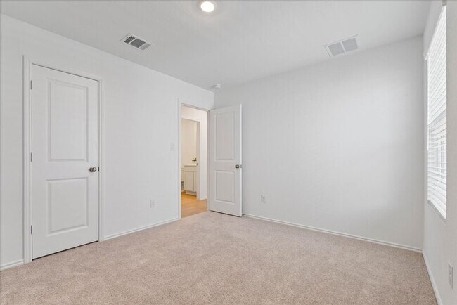 Building Photo - 300 Twilight Breeze Wy