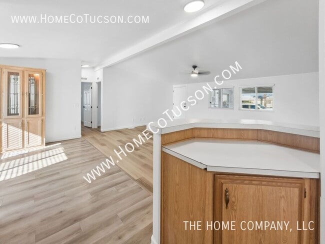 Building Photo - 5281 E Branding Iron Dr
