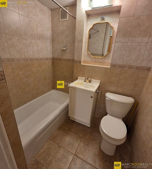 Building Photo - 1710 Commonwealth Ave