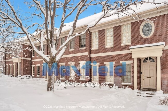 Building Photo - Avenues - 3 Bedroom 3 Bath Townhome with amazing southern views