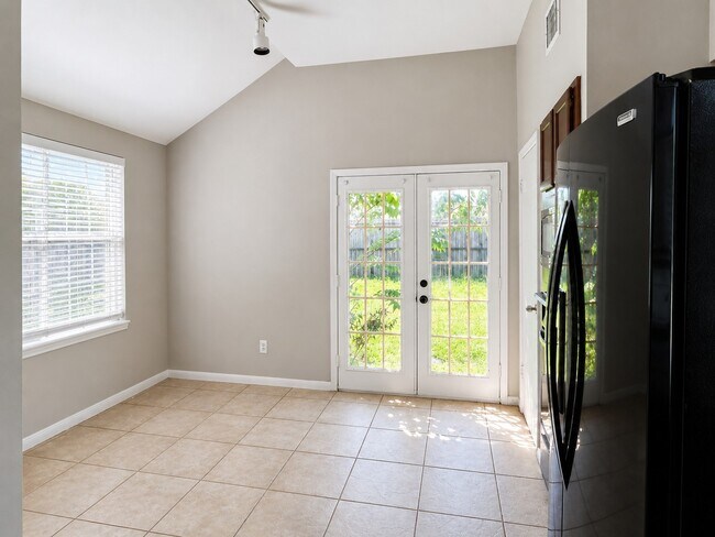 Building Photo - 7142 River Garden Dr