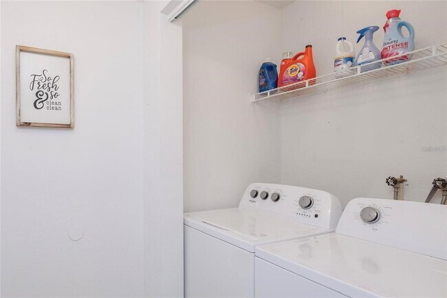 Building Photo - 1221 E Ida St