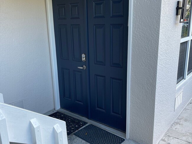 Building Photo - 1337 Center Ln