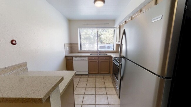 Building Photo - 2633 Juniper Ave