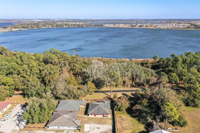 Building Photo - 118 Oak Crest Dr NW