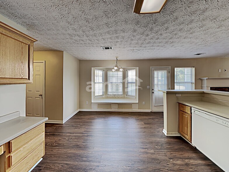Building Photo - 714 Baskins Cir