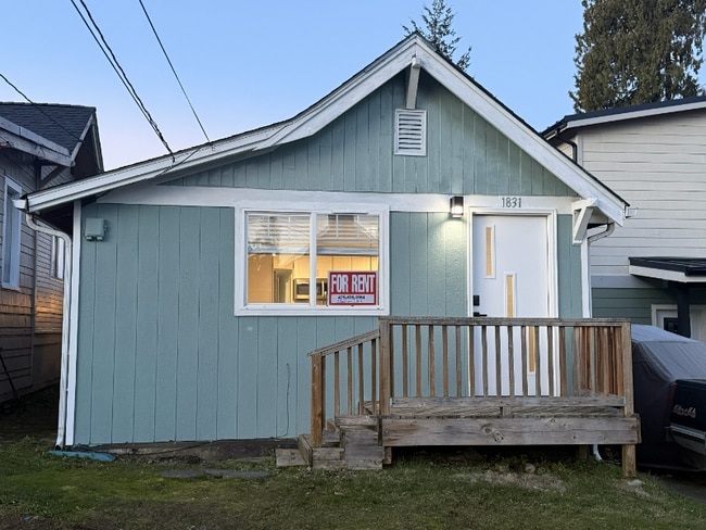 Building Photo - 1831 Madison St