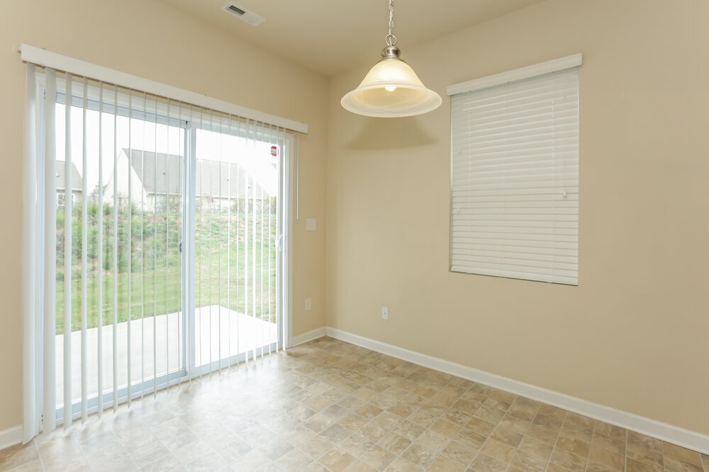 Building Photo - 434 Knothole Ln