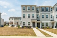 Building Photo - 2500 Chert Ln