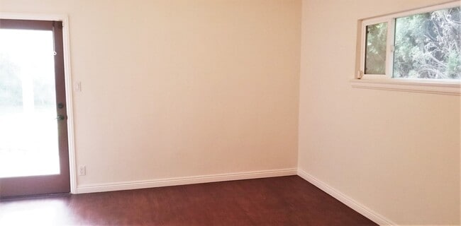Building Photo - Amazing 2-Story 4 Bdr 3 Bath Family Home i...