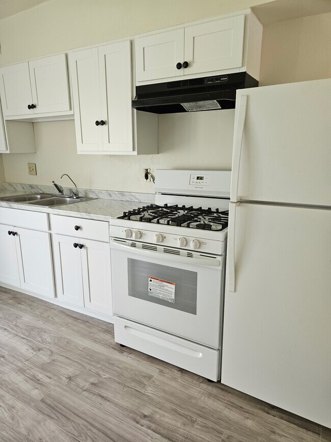 Building Photo - 405 NW 84th St