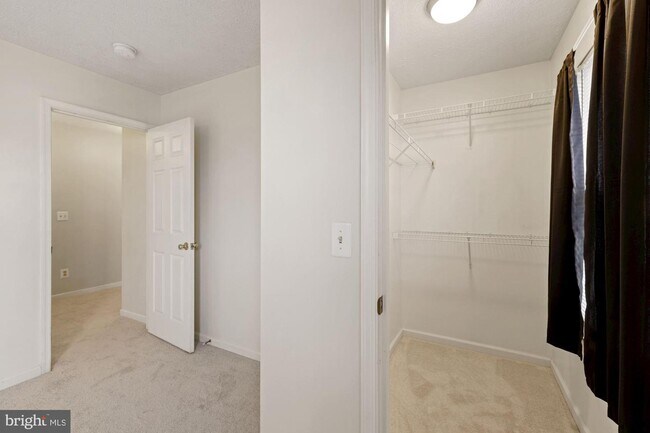 Building Photo - 321 Copperfield Ln
