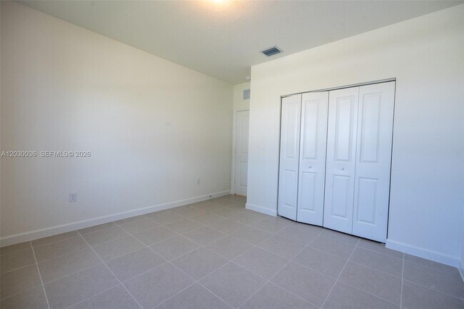 Building Photo - 2485 SE 29th Dr