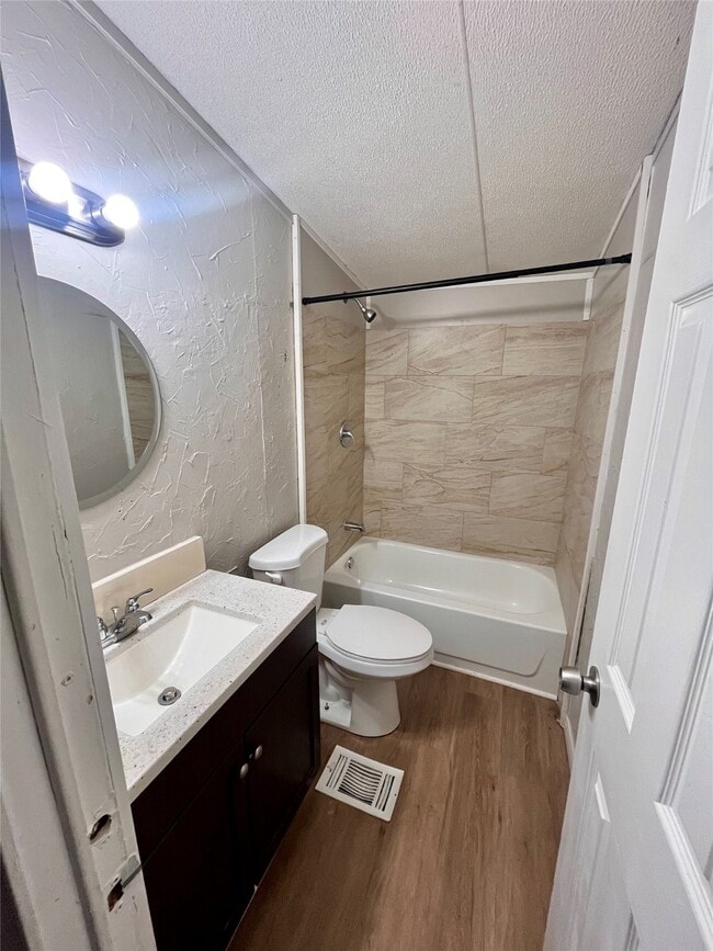 Building Photo - 26950 Hondo Cir