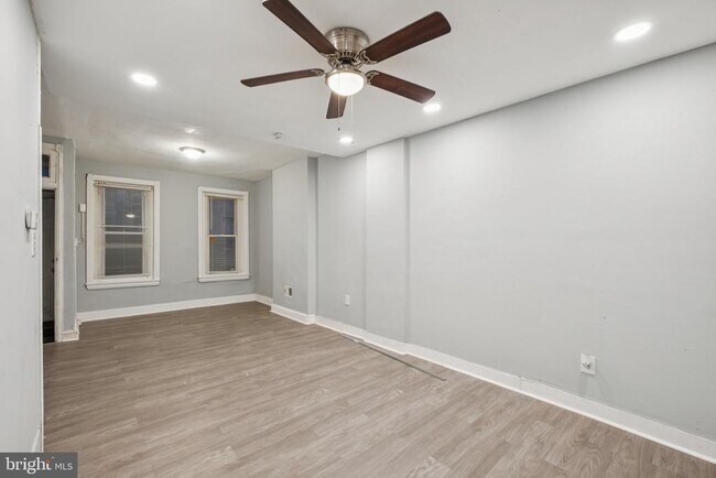 Primary Photo - 1316 W Clementine St