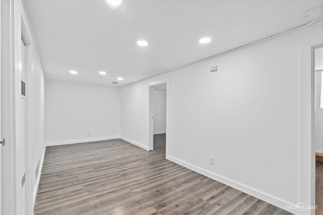 Building Photo - 505 E Jackson St