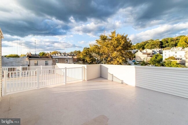 Building Photo - 124 Levering St