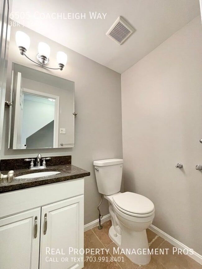 Building Photo - 6505 Coachleigh Way
