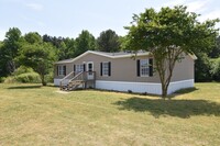 Building Photo - Spacious 3-Bed, 2-Bath Manufactured Home o...