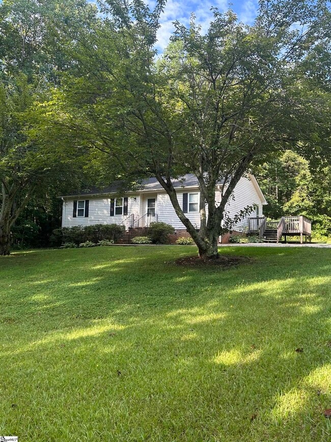 Primary Photo - 19 Lee Way